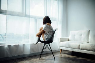 4 Benefits Of Living Alone (Society Rarely Talks About)